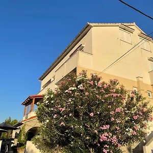 https://casa-fumica-rooms.primorje-gorskikotar.com