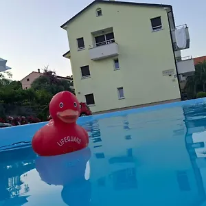 https://villa-fantasea.primorje-gorskikotar.com